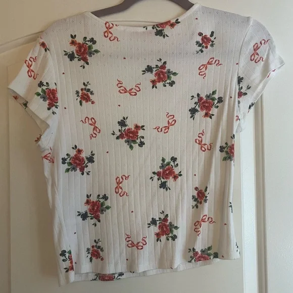 Lisa Says Gah Alex Pointelle Bouquet Tee - Picture 6 of 8